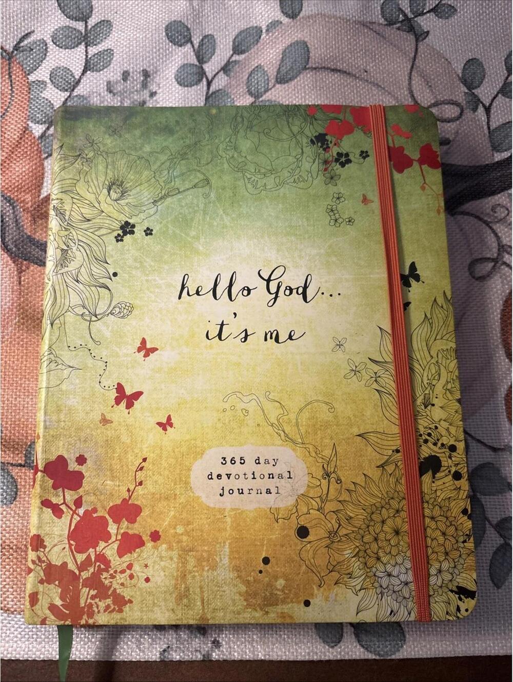 Hello God. It’s  Me: A 365-Day Devotional Journal Devotional Inspiration Book.